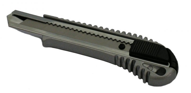 Nůž odlamovací kovový 18x0,5mm
