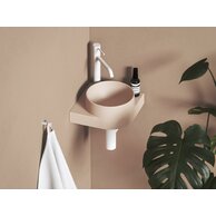 Umývátko Ravak Yard 28 C keramické rohové tenkostěnné, na konzoli Yard, s otvorem pro baterii, alabaster pink, XJX0G228000